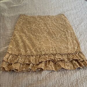 Old Navy Floral Ruffle Mini Skirt in Tan